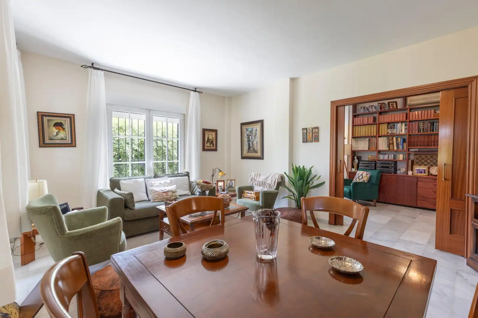 Sala d'estar de Casa o xalet en venda en La Zubia amb Aire condicionat, Calefacció i Jardí privat