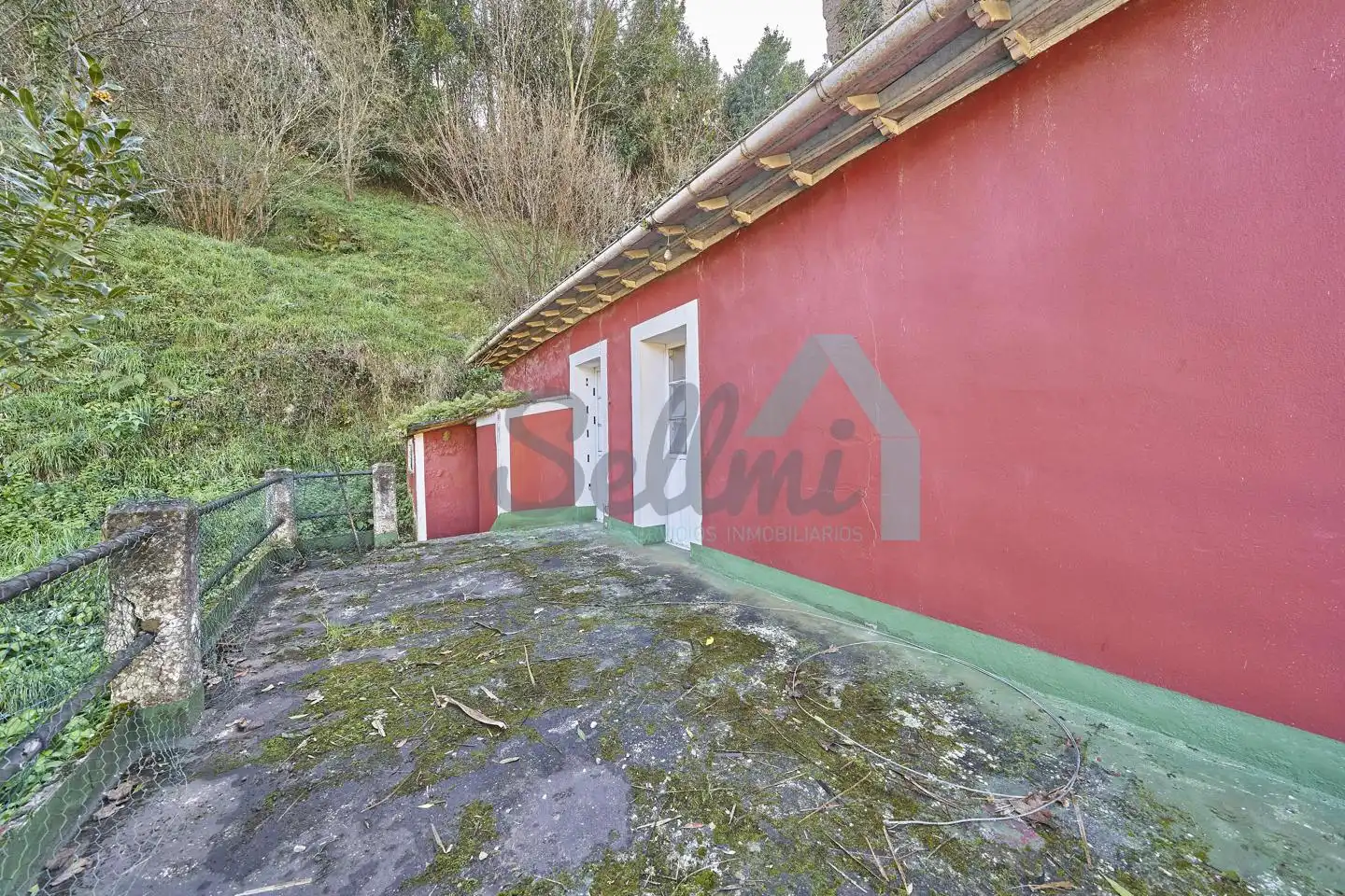 Vista exterior de Casa o chalet en venta en Belmonte de Miranda con Jardín privado, Parquet y Terraza