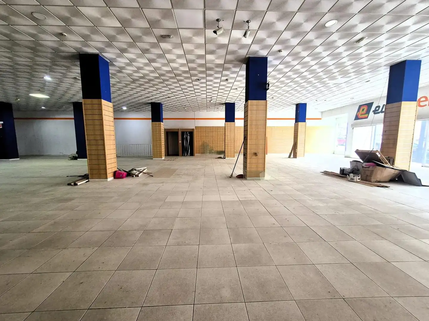 Local comercial de lloguer a Loja, imagen 6