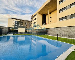 Piscina de Pis en venda en Talavera de la Reina amb Aire condicionat, Calefacció i Terrassa