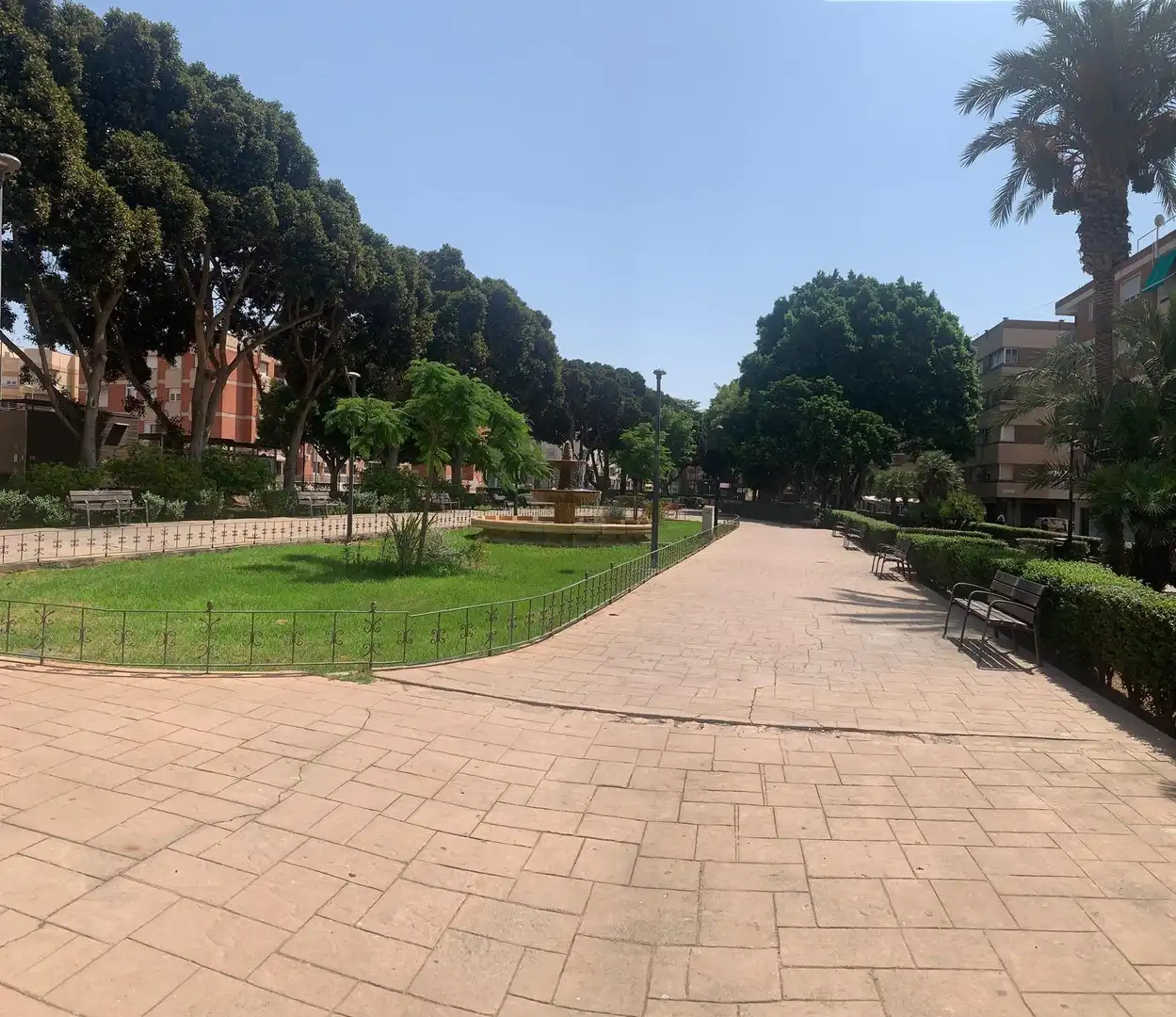 Vista exterior de Pis en venda en Almería amb Aire condicionat