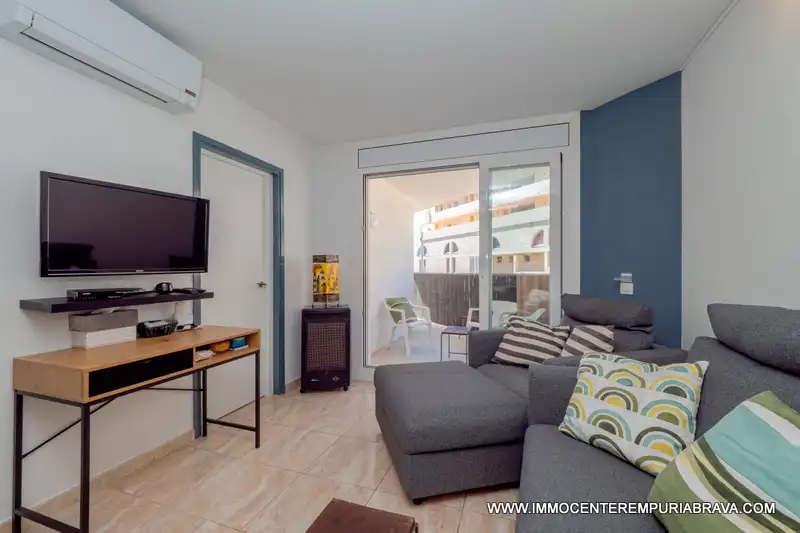 Sala de estar de Apartamento en venta en Empuriabrava con Aire acondicionado, Calefacción y Terraza