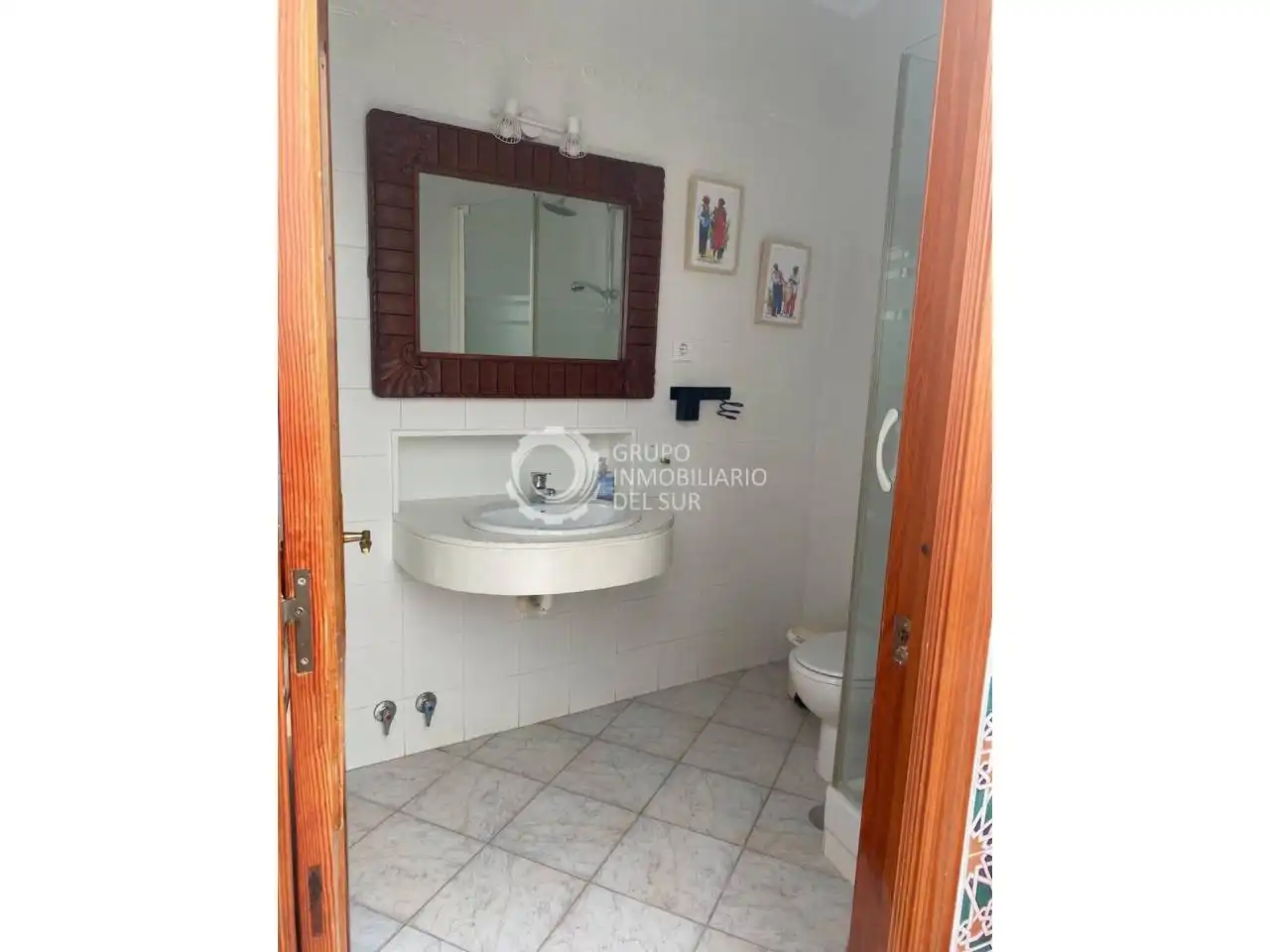 Bany de Casa adosada en venda en Puerto Real amb Aire condicionat, Jardí privat i Terrassa
