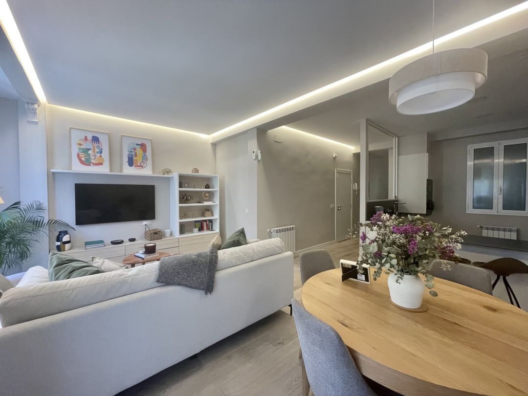 Sala de estar de Piso de alquiler en Donostia - San Sebastián  con Calefacción, Horno y Lavadora