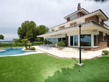 Haus mit Pool zum Verkauf in Avinguda de la Galera