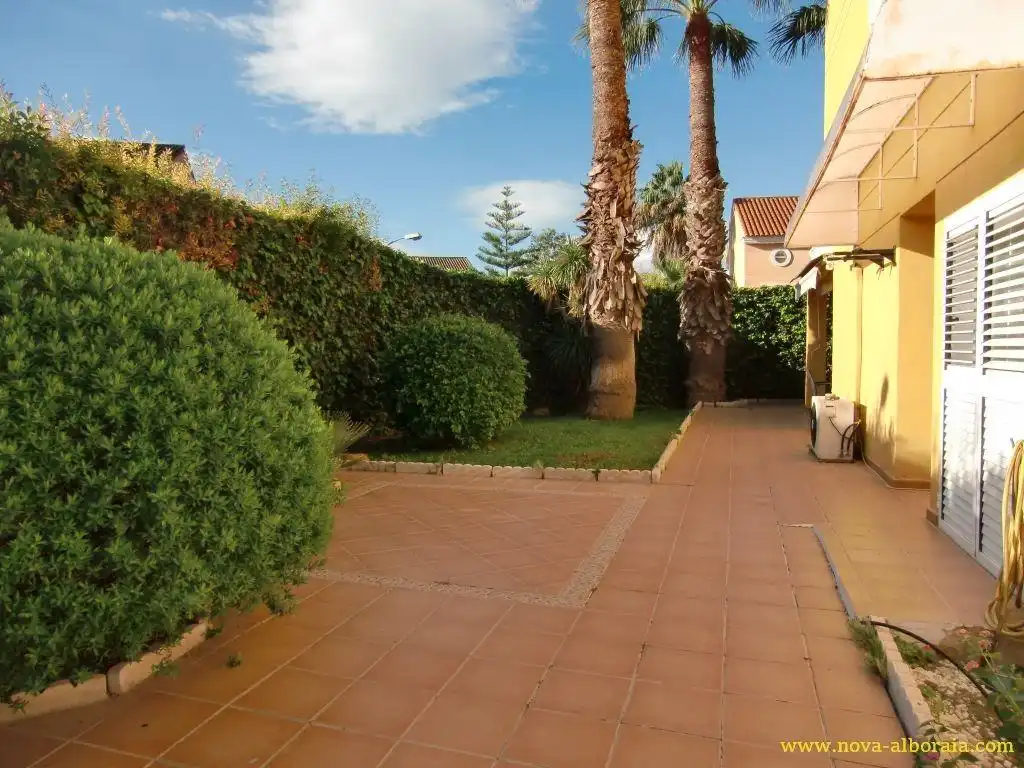 Jardín de Casa adosada en venta en Bétera con Aire acondicionado, Calefacción y Jardín privado