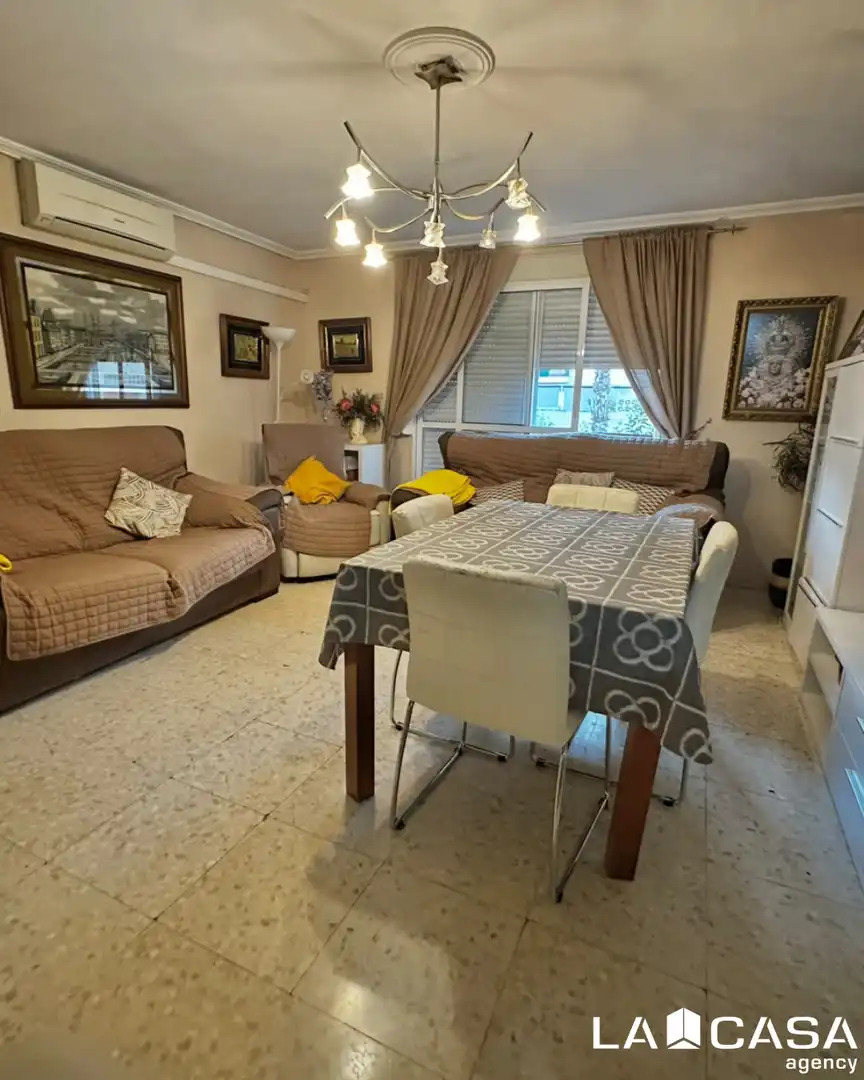 Comedor de Piso en venta en Sevilla con Balcón