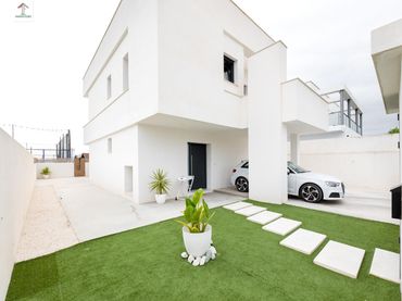 Haus mit Pool zum Verkauf in Calle IGUALDAD 16