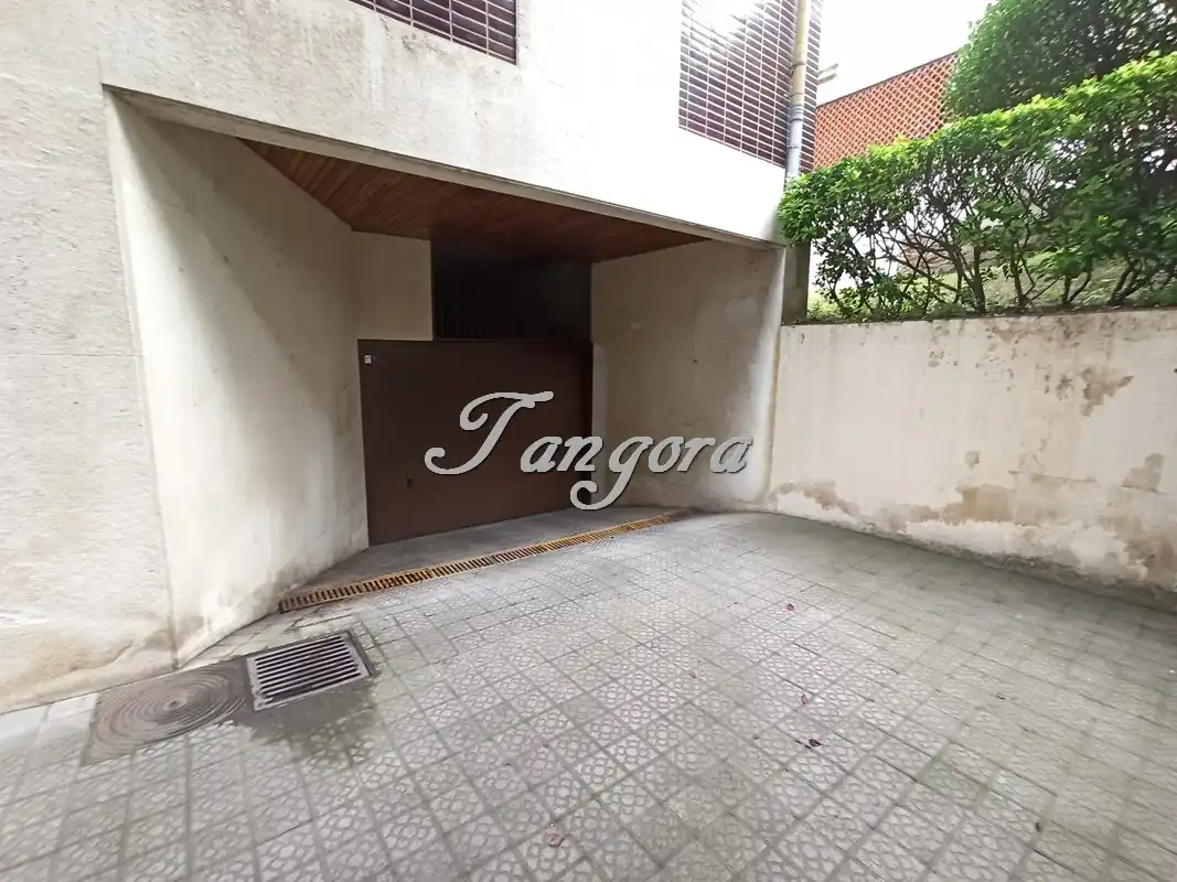 Parkplatz von Garage zur Miete in Getxo 