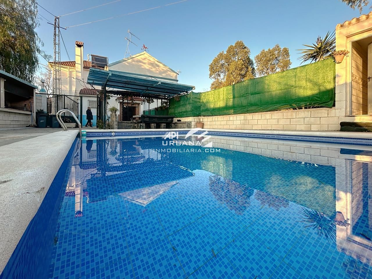 Piscina de Casa o xalet en venda en Lucena amb Aire condicionat i Piscina