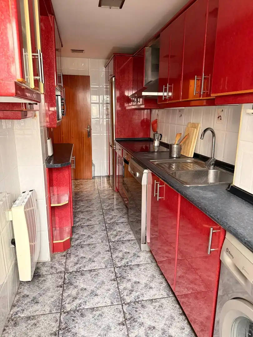 Cuina de Pis en venda en Zaragoza amb Calefacció, Terrassa i Moblat