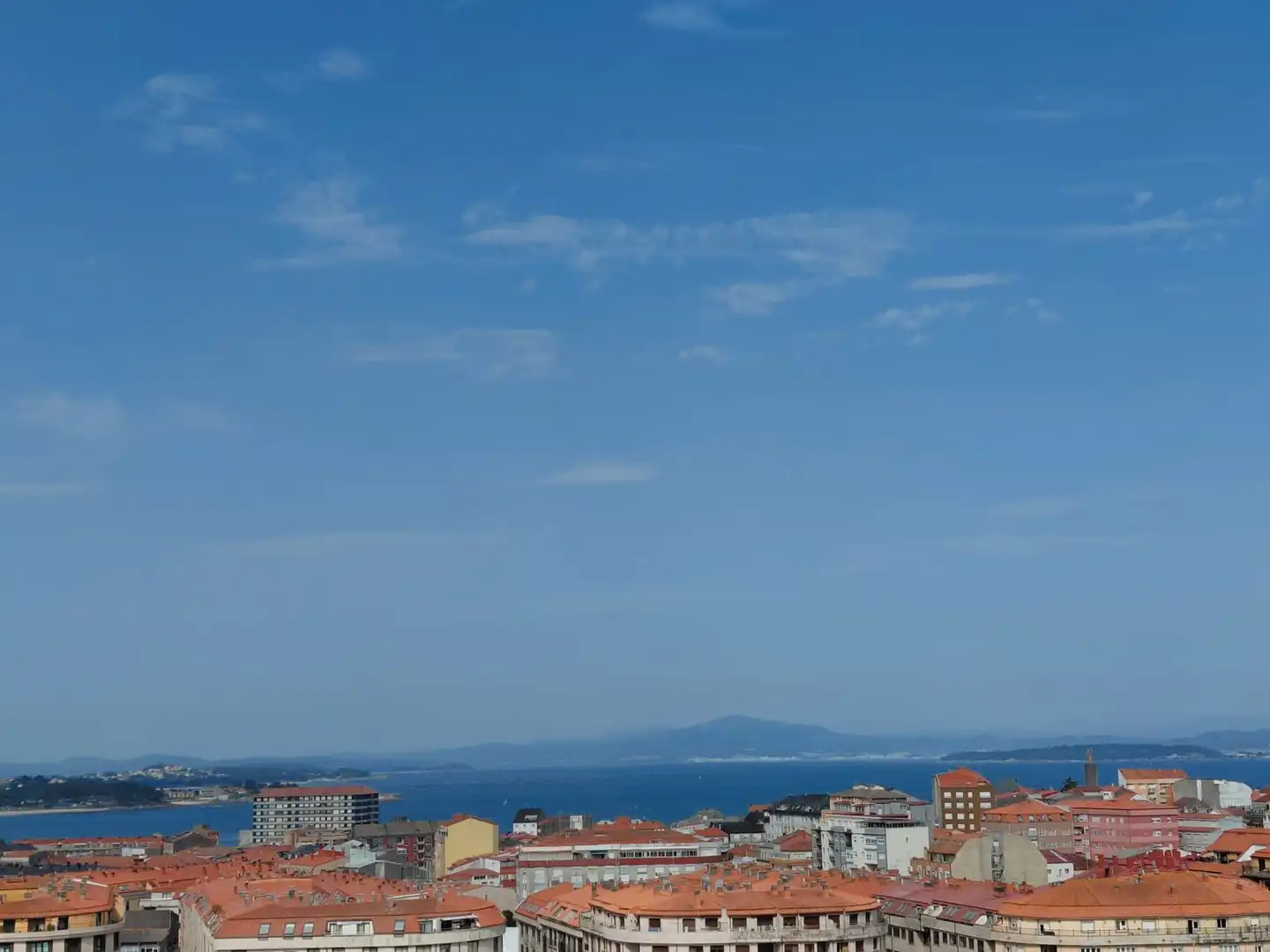 Vista exterior de Àtic en venda en Ribeira amb Aire condicionat, Parquet i Terrassa