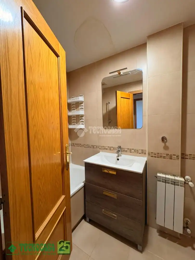 Bathroom of Flat for sale in Urbanización San Isidro