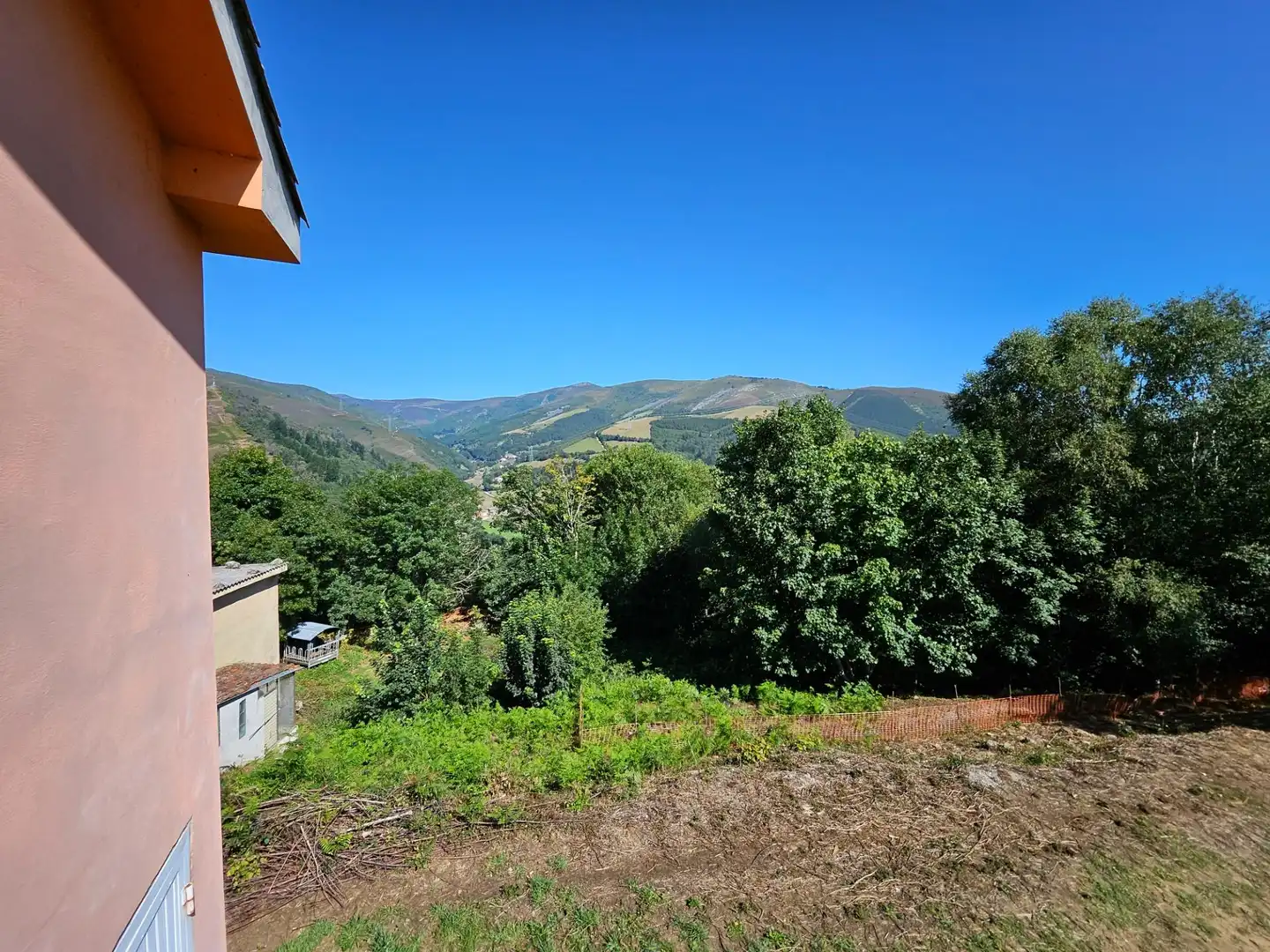 Country homes for sale in Allande