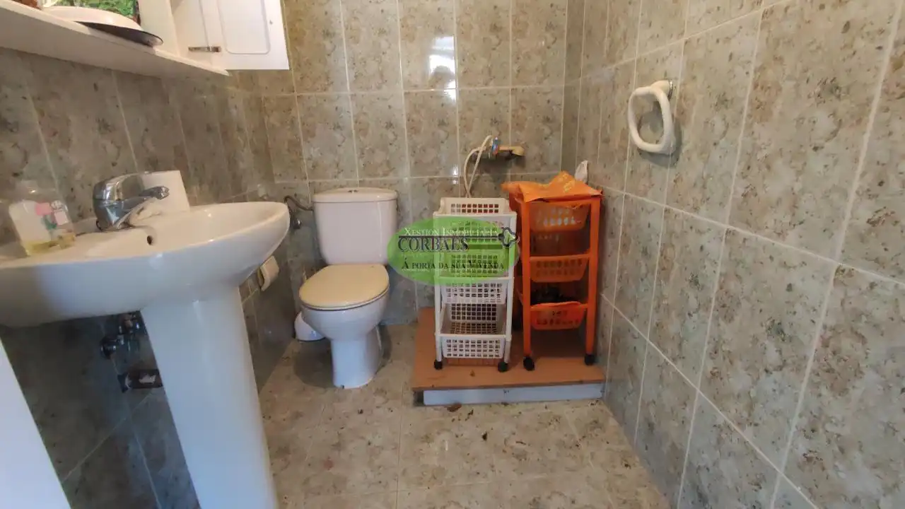 Bathroom of Houses for sale in Ourense Capital   with Heating, Private garden and Swimming Pool