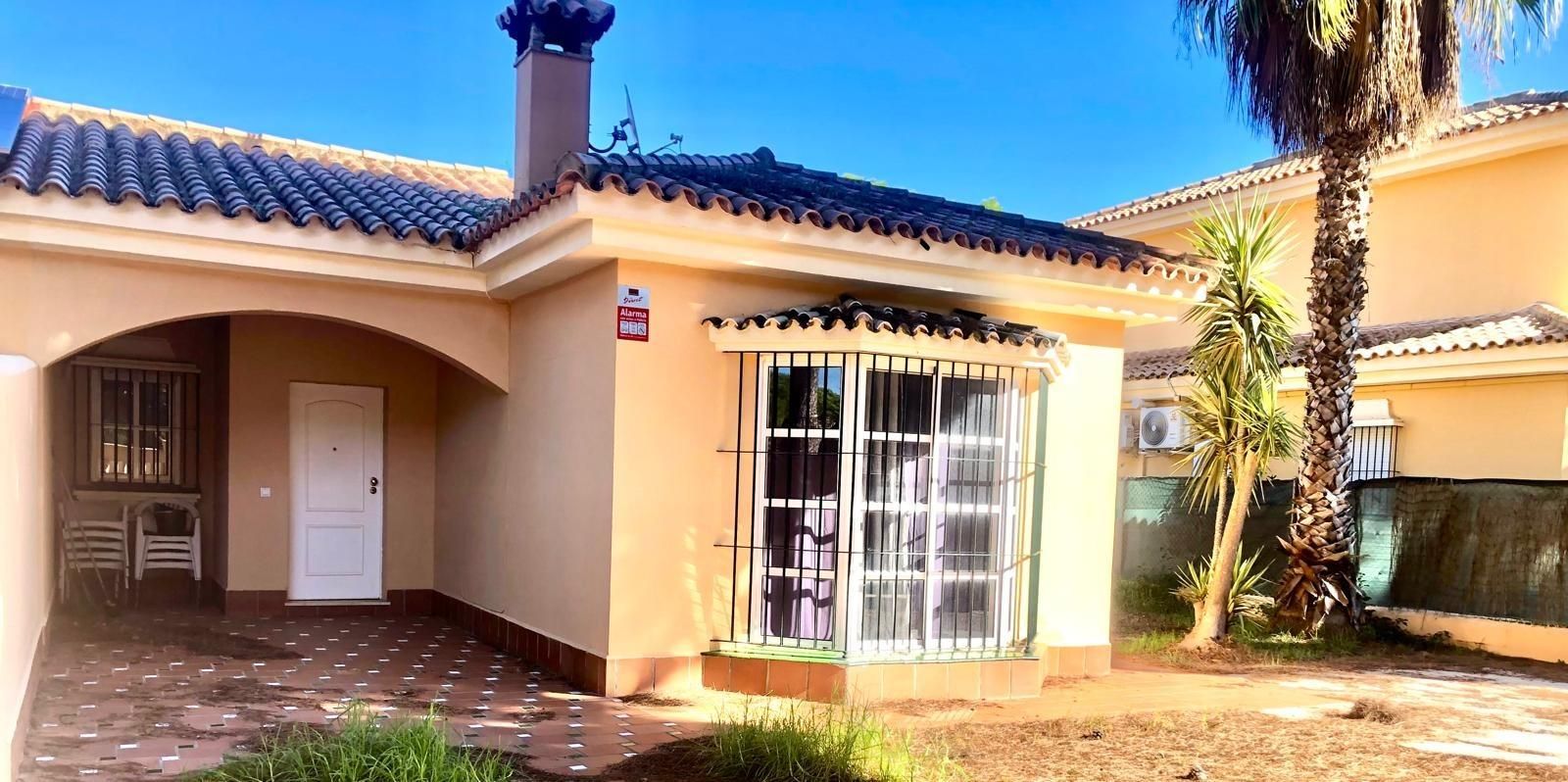 Vista exterior de Casa o xalet en venda en Chiclana de la Frontera