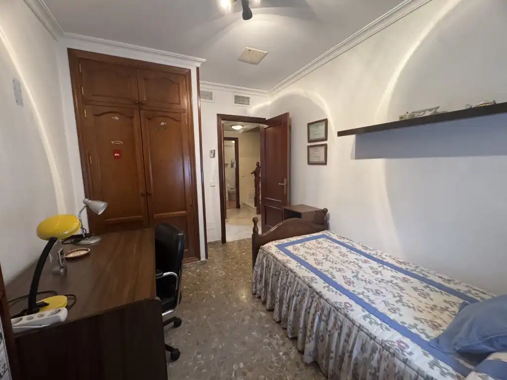 Schlafzimmer von Haus oder Chalet zum Verkauf in Algeciras mit Ofen und Waschmaschine