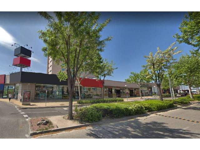 Local comercial en Alquiler en del Juncal en Polígono Industrial Sur