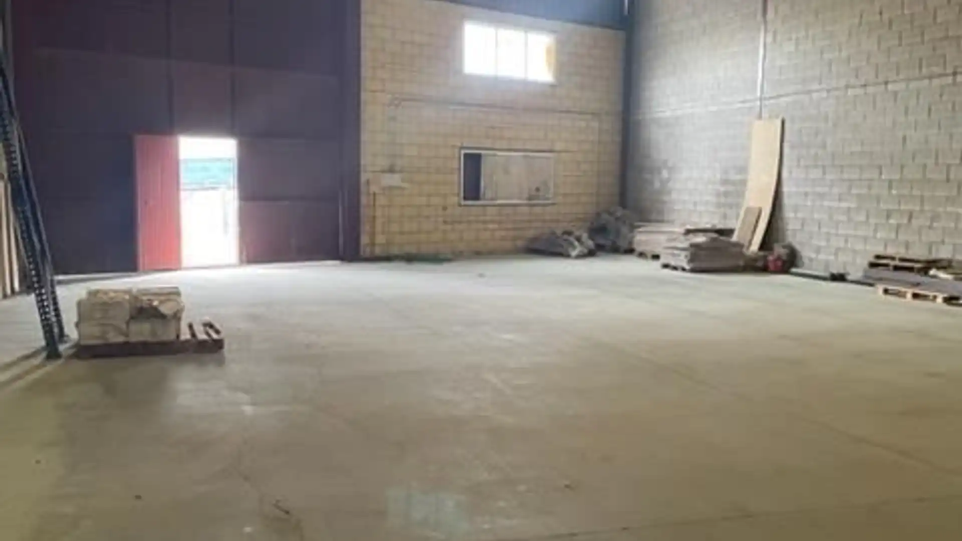 Nau industrial de lloguer a Calle Atarazana, Aznalcázar