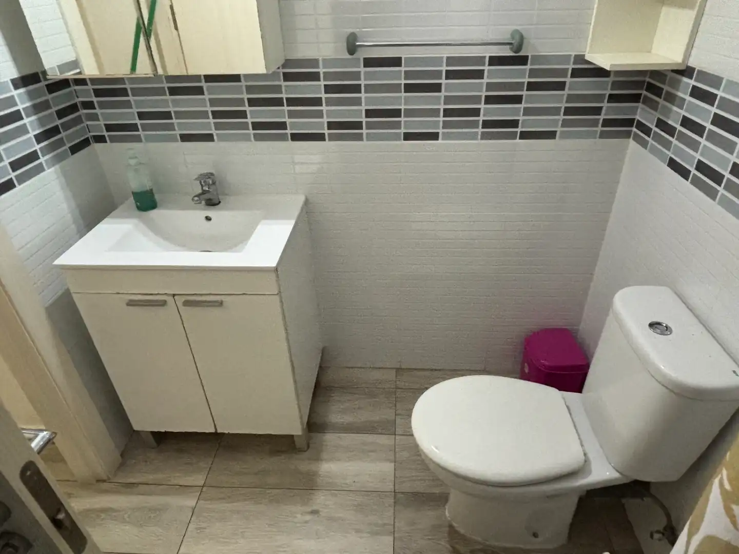Bany de Apartament en venda en Torrox amb Aire condicionat, Terrassa i Moblat