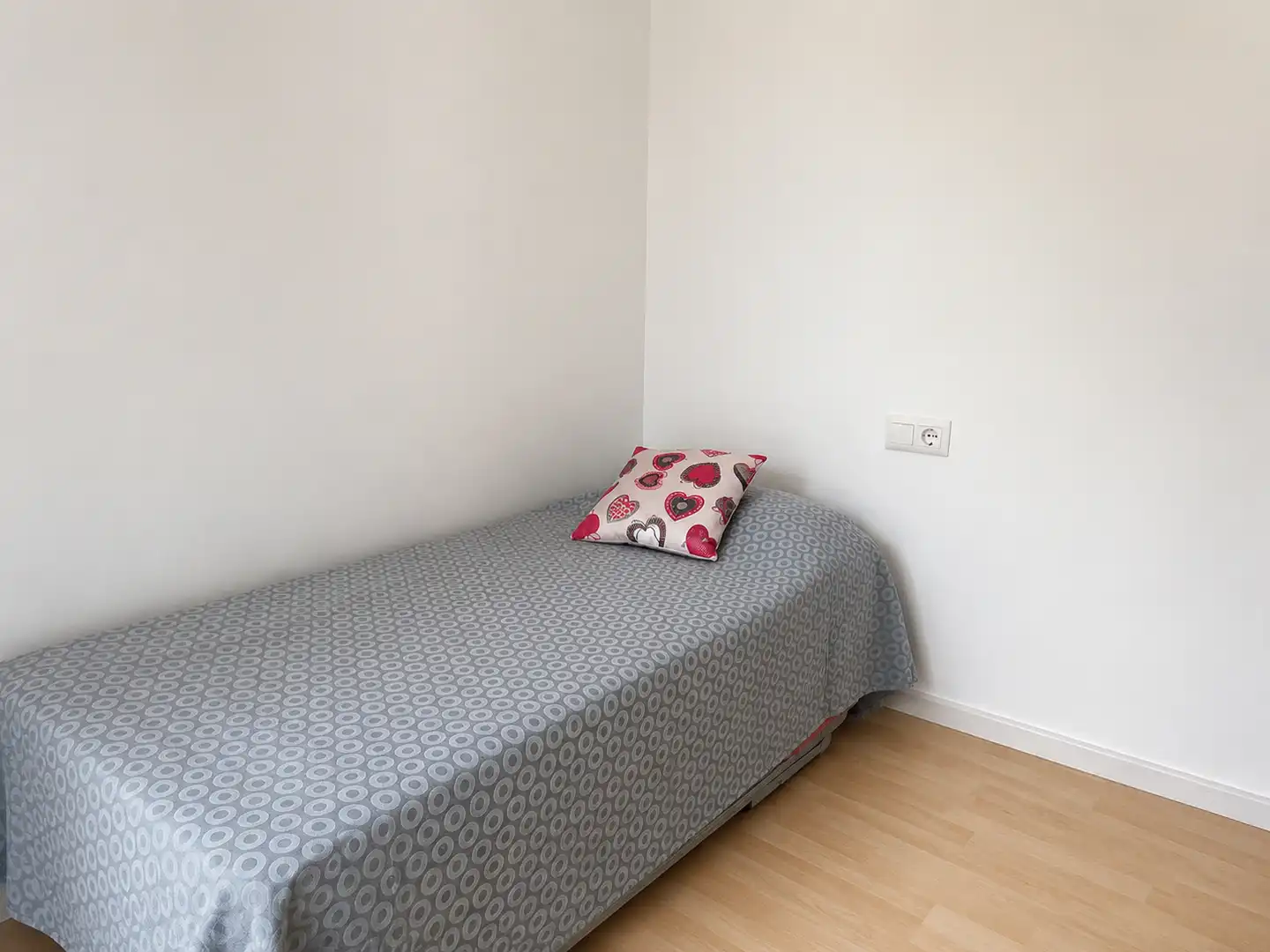 Dormitori de Apartament de lloguer en Palamós amb Aire condicionat, Calefacció i Parquet