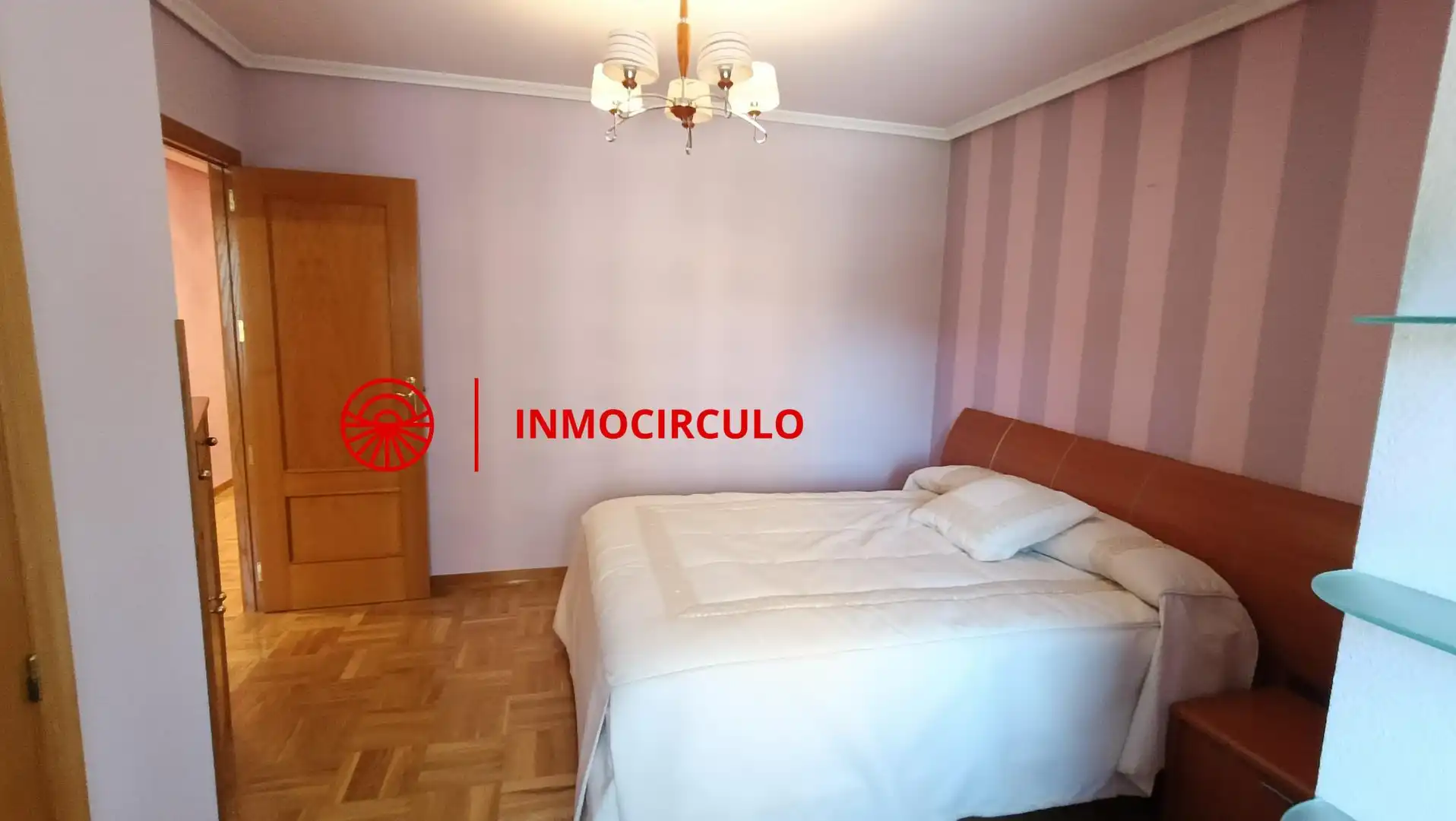 Dormitori de Apartament en venda en Burgos amb Calefacció i Traster