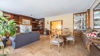 Living room of Flat for sale in  Madrid Capital  with Air Conditioner, Heating and Parquet flooring