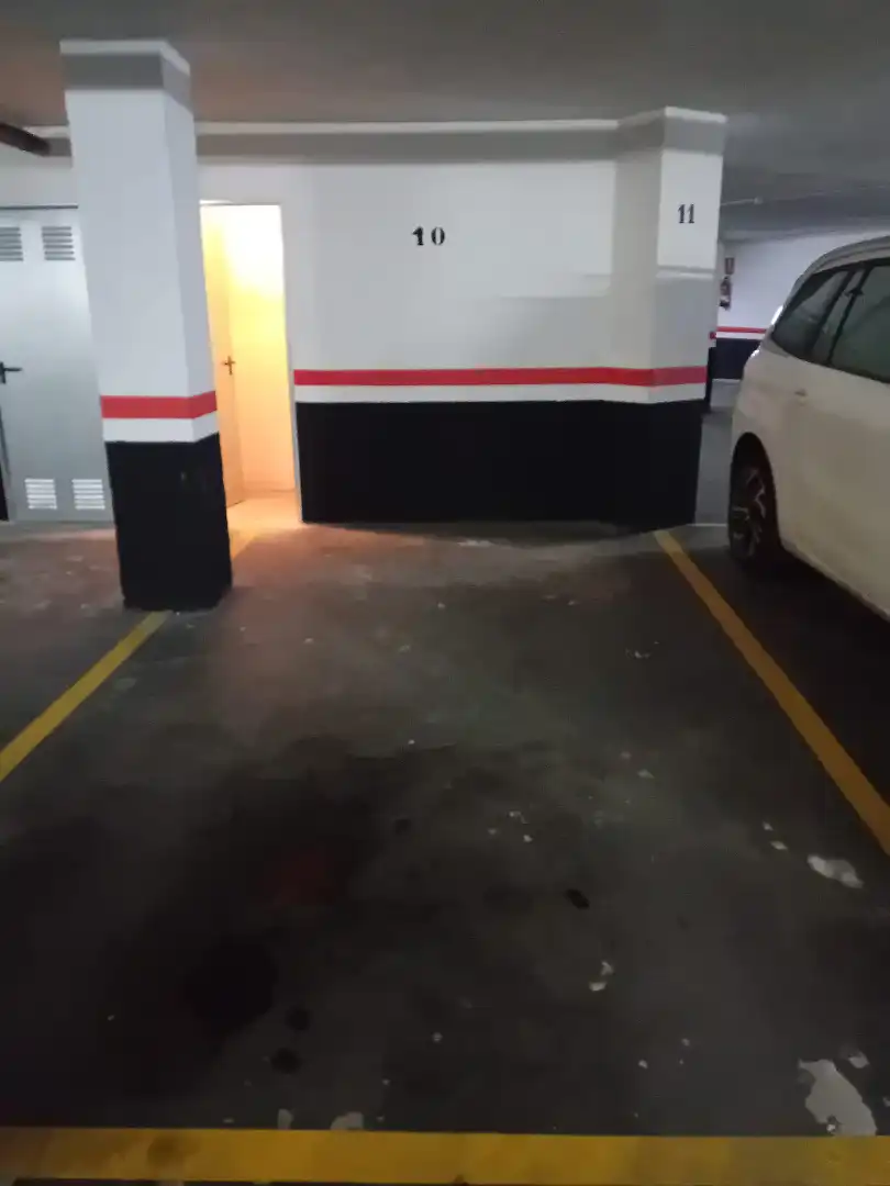 Einzelparkplatz mit Aufzug zum Verkauf in Carrer de Màlaga, imagen 2