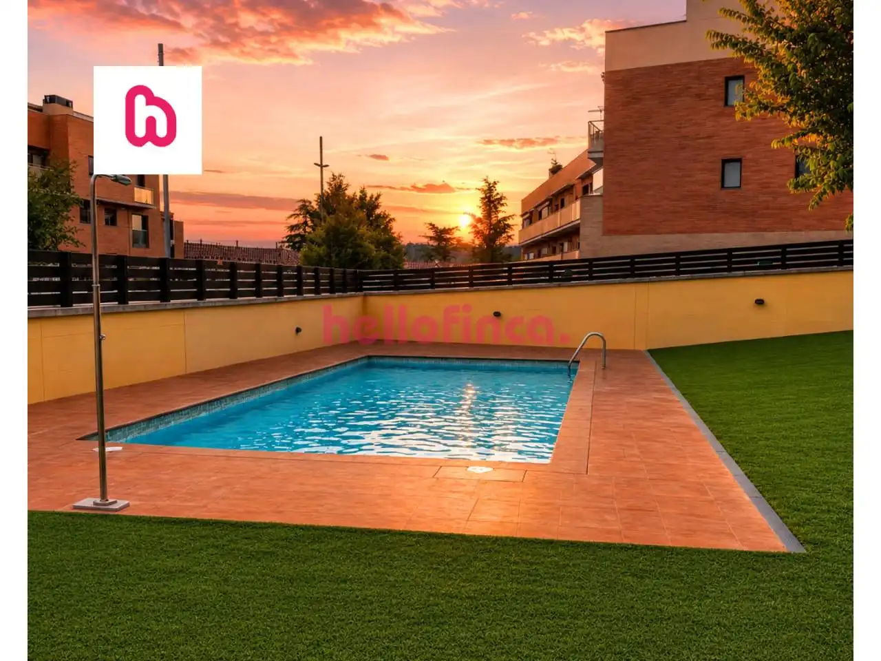 Piscina de Pis en venda en Gironella amb Calefacció, Parquet i Terrassa