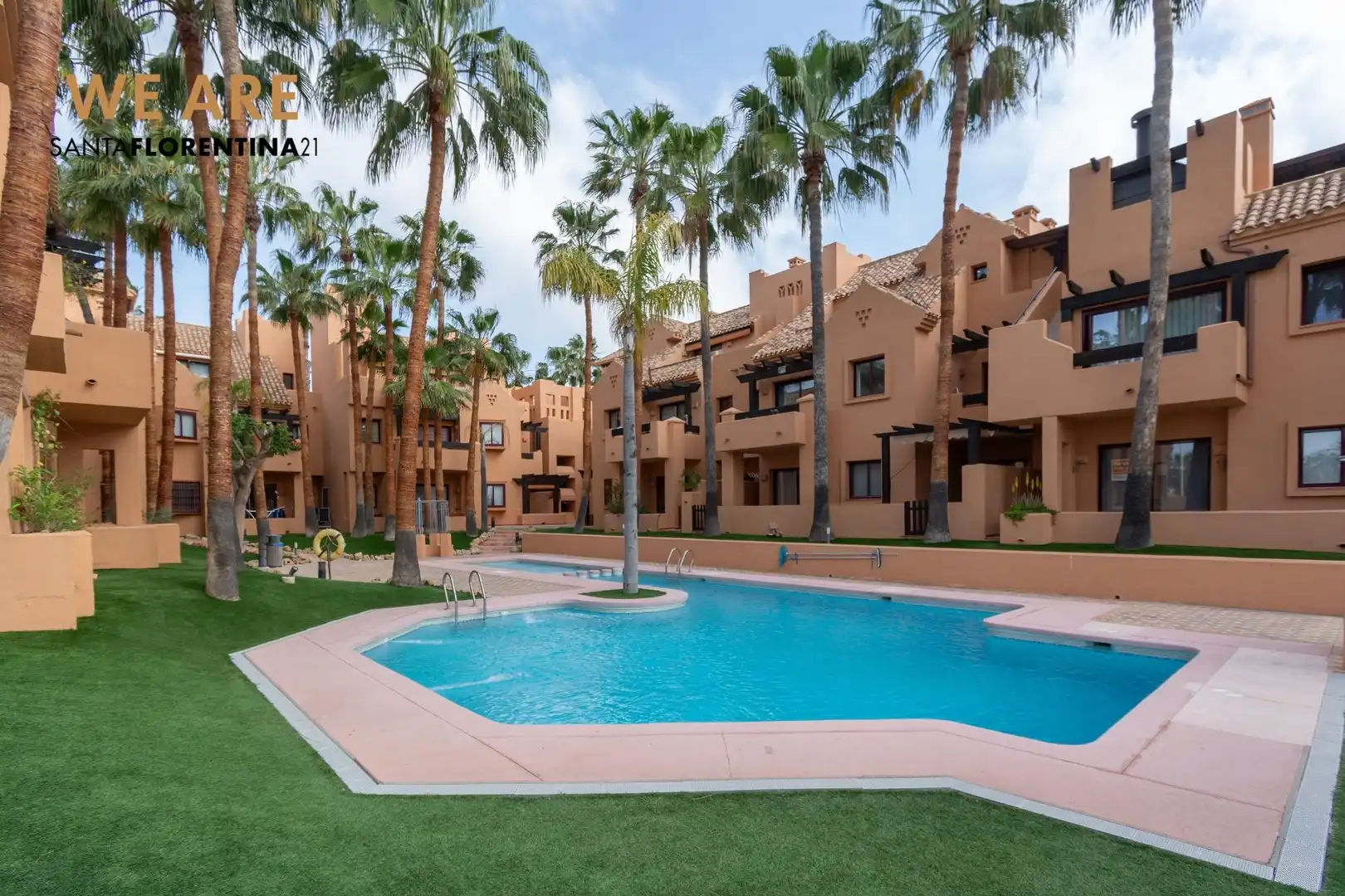 Vista exterior de Àtic en venda en Los Alcázares amb Aire condicionat, Jardí privat i Terrassa