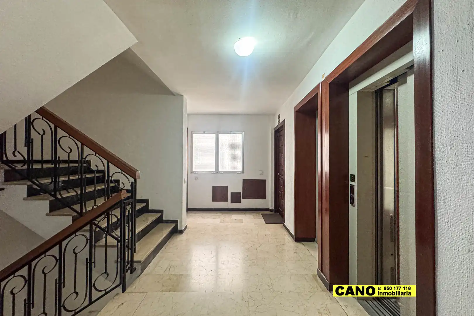 Piso en venta en Paseo de Almeria, Centro