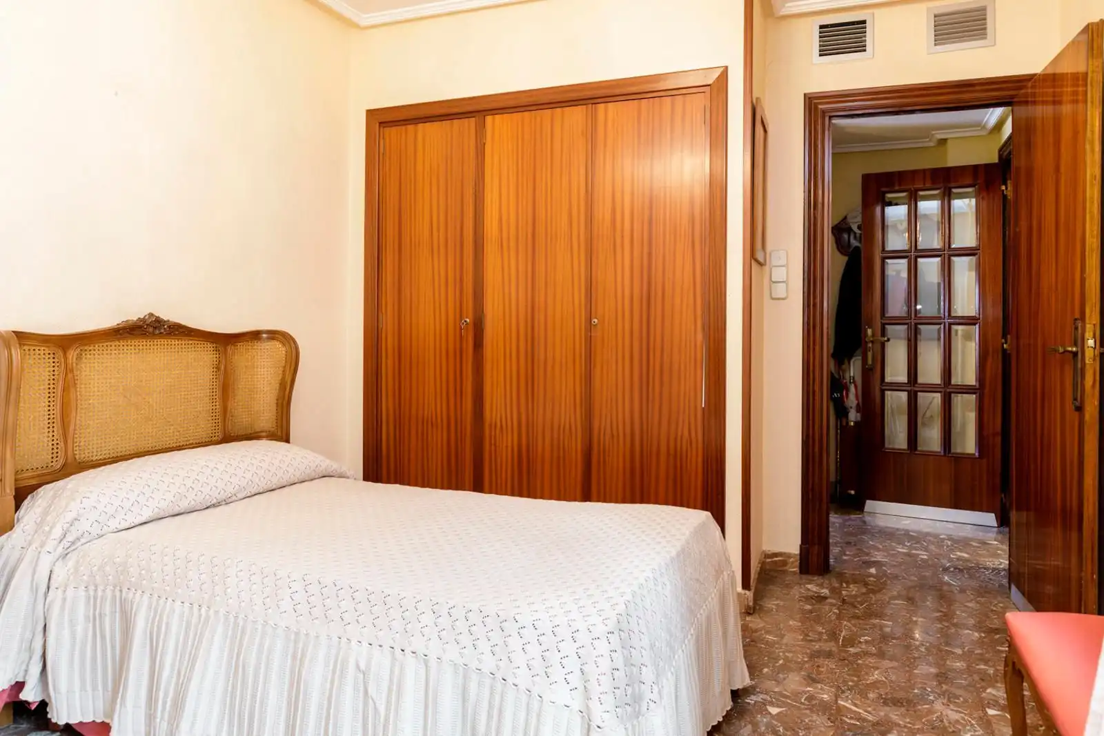 Bedroom of Flat for sale in Zaragoza  with Air Conditioner, Terrace and Storage room