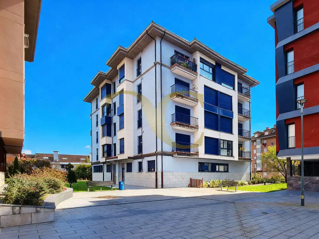 Vista exterior de Apartamento en venta en Ribadesella con Calefacción, Trastero y Amueblado