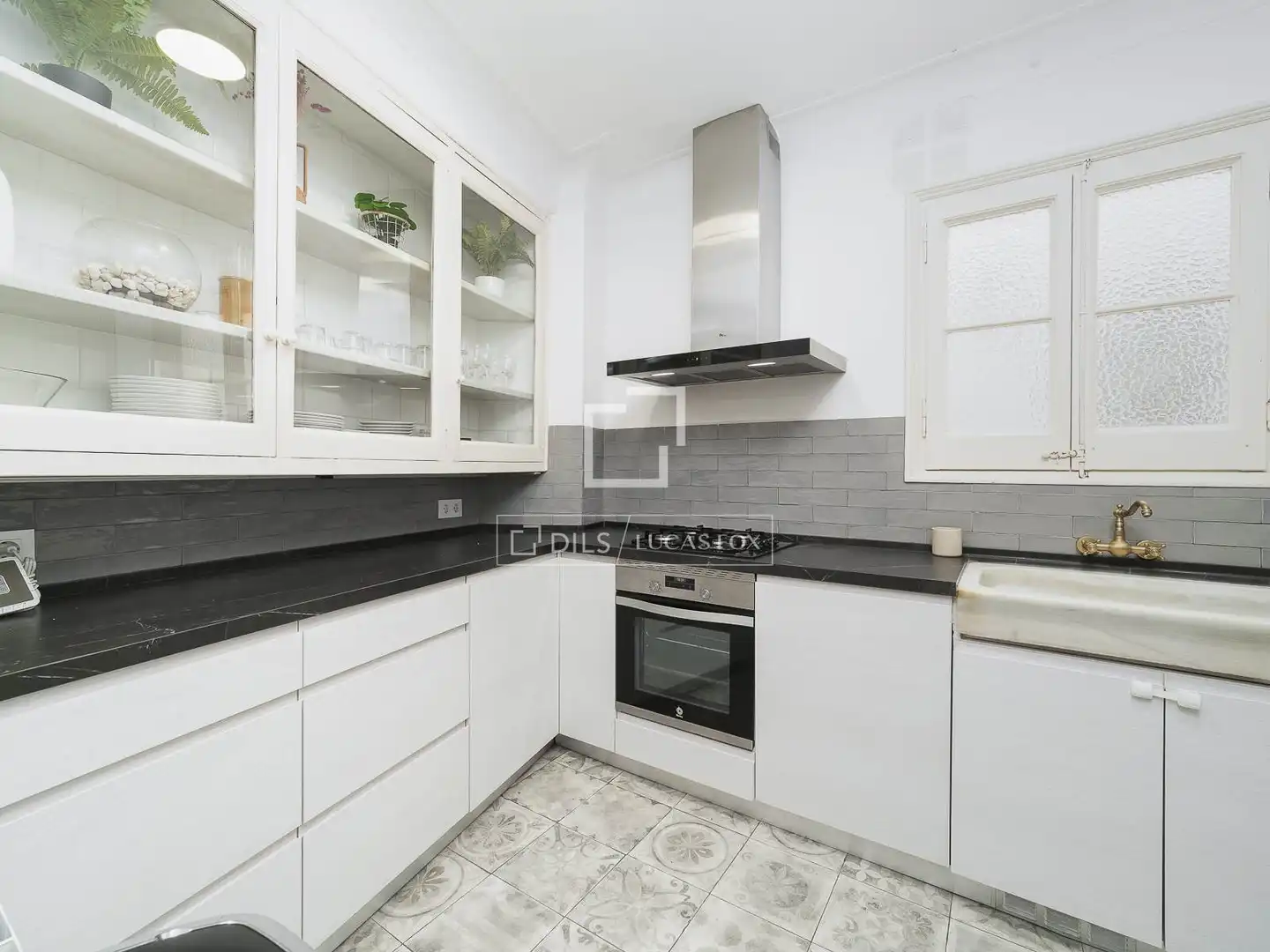 Kitchen of Flat for sale in Barcelona  with Air Conditioner, Terrace and Furnished