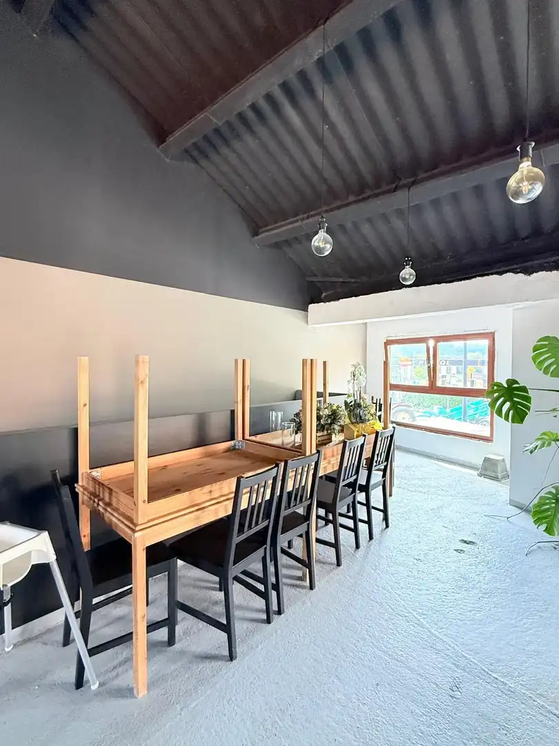 Comedor de Casa o chalet en venta en Oleiros con Calefacción y Jardín privado