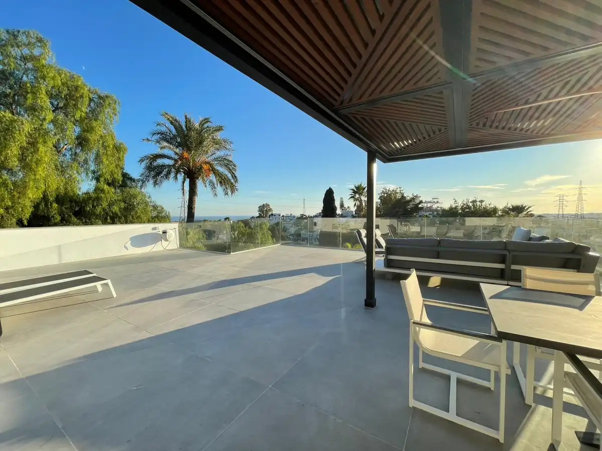 Casa o xalet de lloguer a RAMON J SENDER-LA CAMPANA, 5, Las Brisas