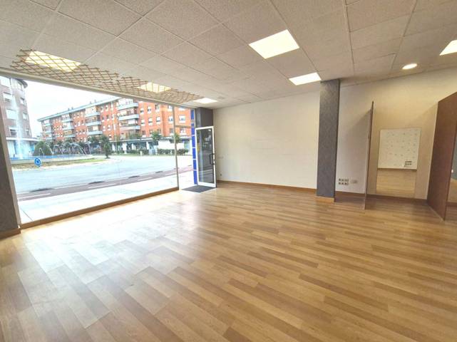 Local comercial en Alquiler en Lugones