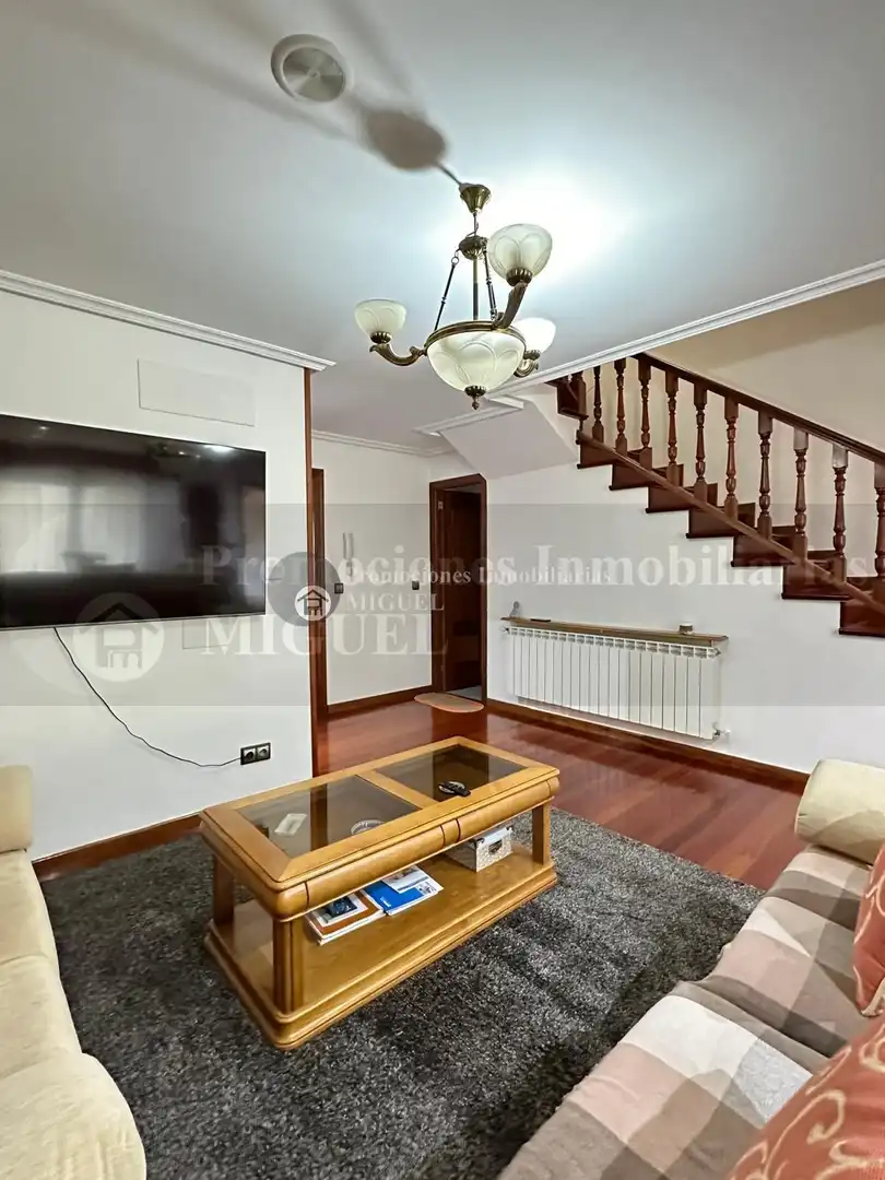 Sala de estar de Casa o chalet en venta en Verín con Calefacción, Terraza y Amueblado