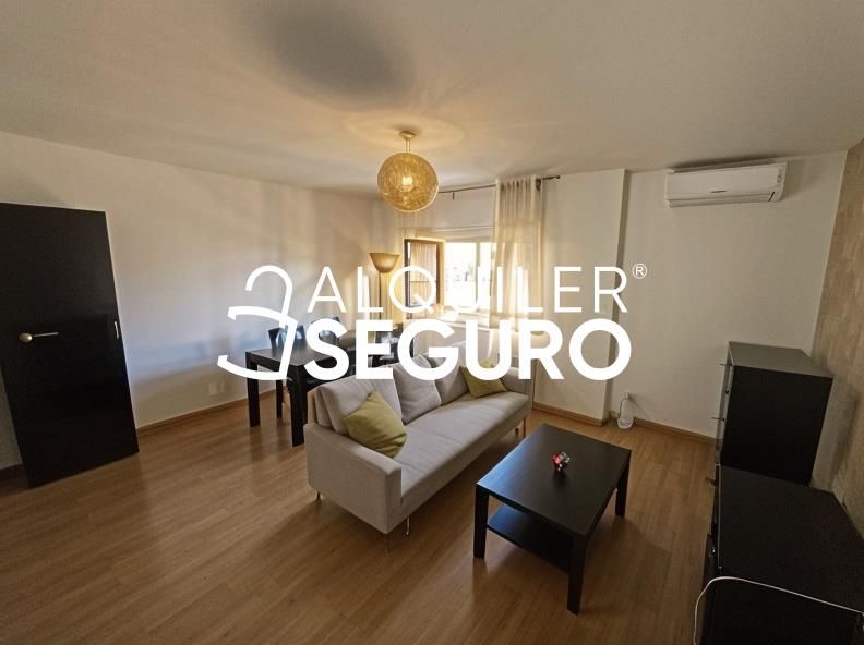 Dormitori de Àtic de lloguer en  Madrid Capital amb Aire condicionat, Calefacció i Moblat