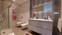 Bathroom of Single-family semi-detached for sale in  Logroño  with Swimming Pool