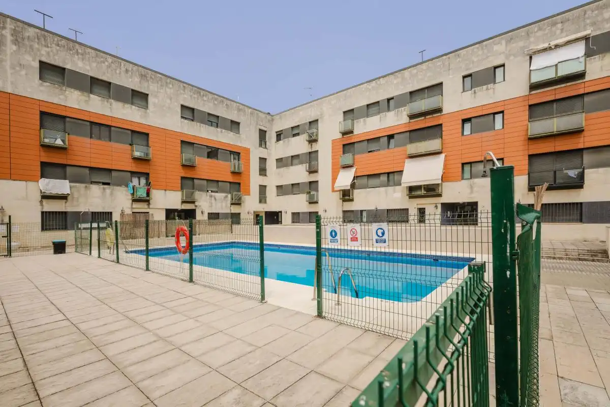 Piscina de Pis en venda en Camas amb Aire condicionat, Calefacció i Piscina