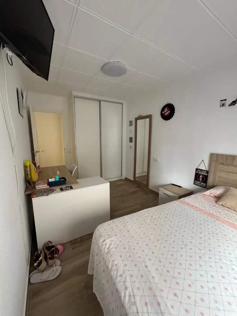Dormitori de Pis en venda en Torrevieja amb Aire condicionat, Jardí privat i Piscina