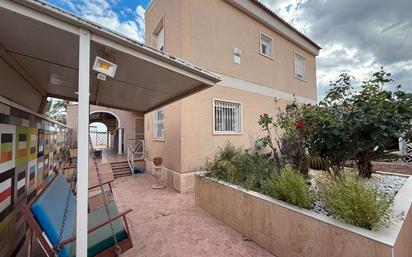 Vista exterior de Casa o xalet en venda en Elche / Elx amb Aire condicionat, Jardí privat i Terrassa