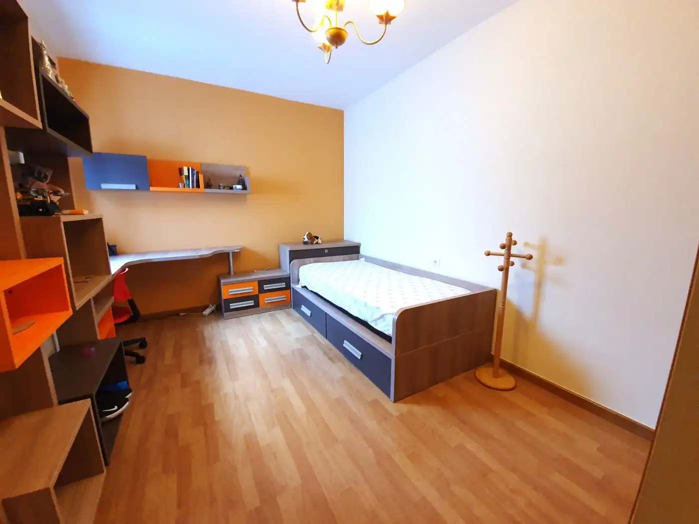 Dormitori de Àtic de lloguer en Riba-roja de Túria amb Aire condicionat, Calefacció i Parquet
