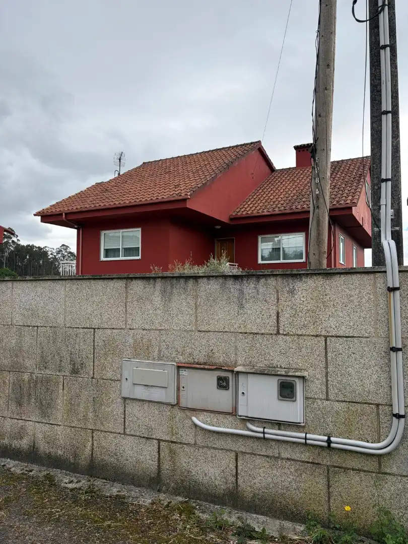 Vista exterior de Casa o xalet en venda en Ponteareas amb Calefacció, Jardí privat i Parquet