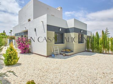 Doppelhaushälfte mit Balkon zum Verkauf in GARROFER EL