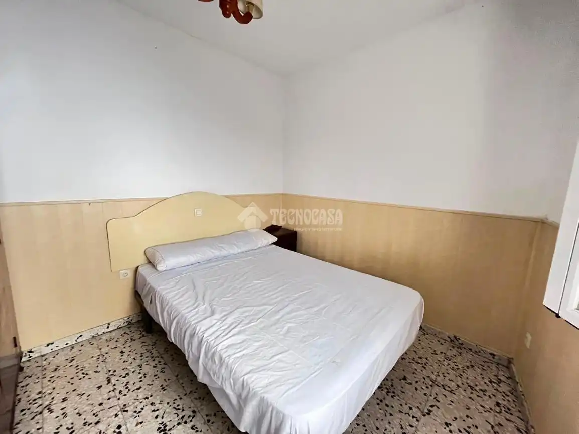 Dormitori de Casa adosada en venda en Navalcán amb Balcó