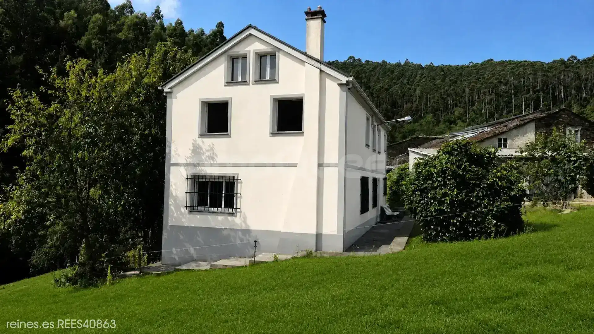 Exterior view of Houses for sale in Trabada  with Air Conditioner, Heating and Private garden