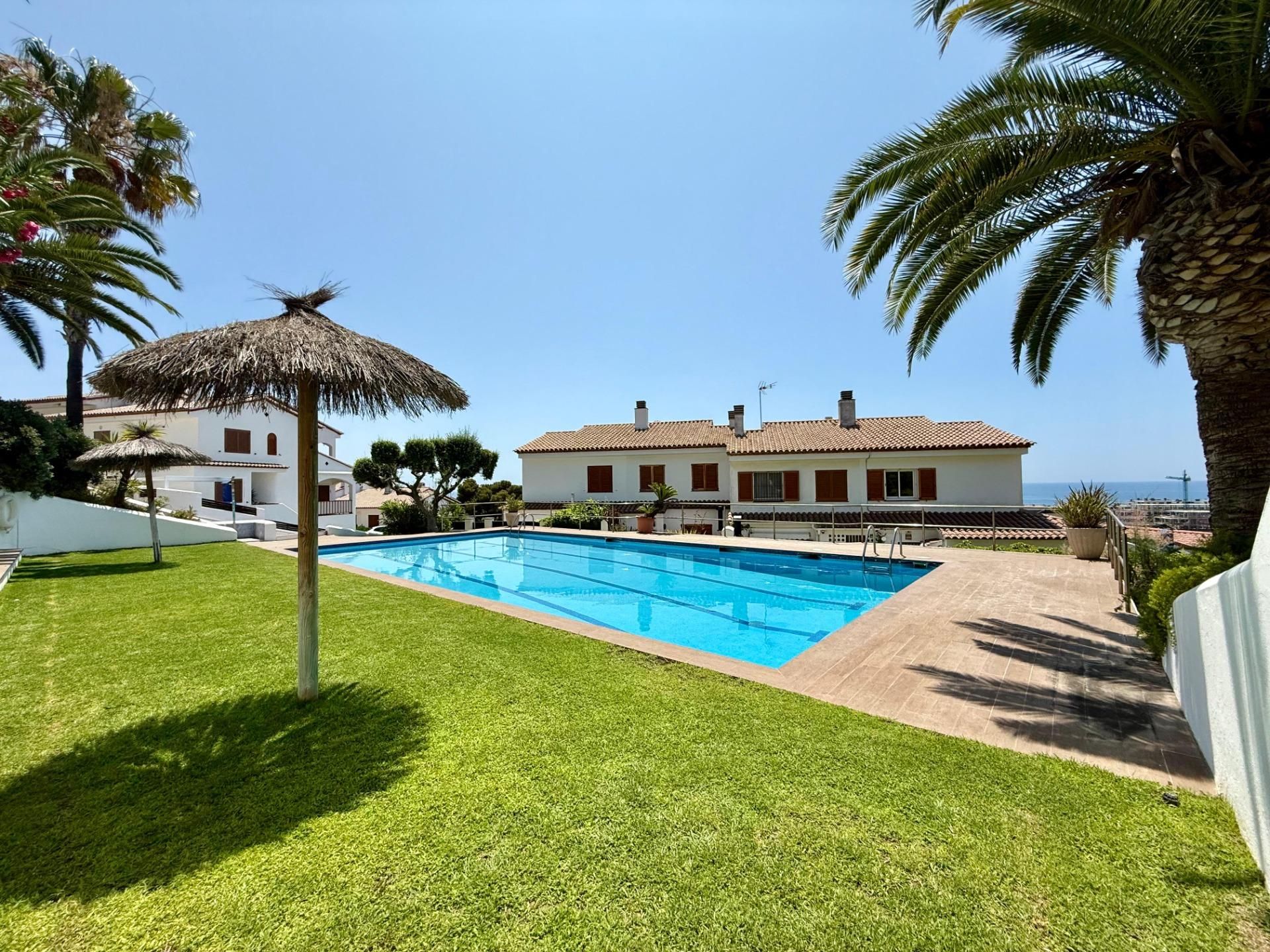 Swimming pool of Single-family semi-detached for sale in Sitges  with Heating, Private garden and Terrace