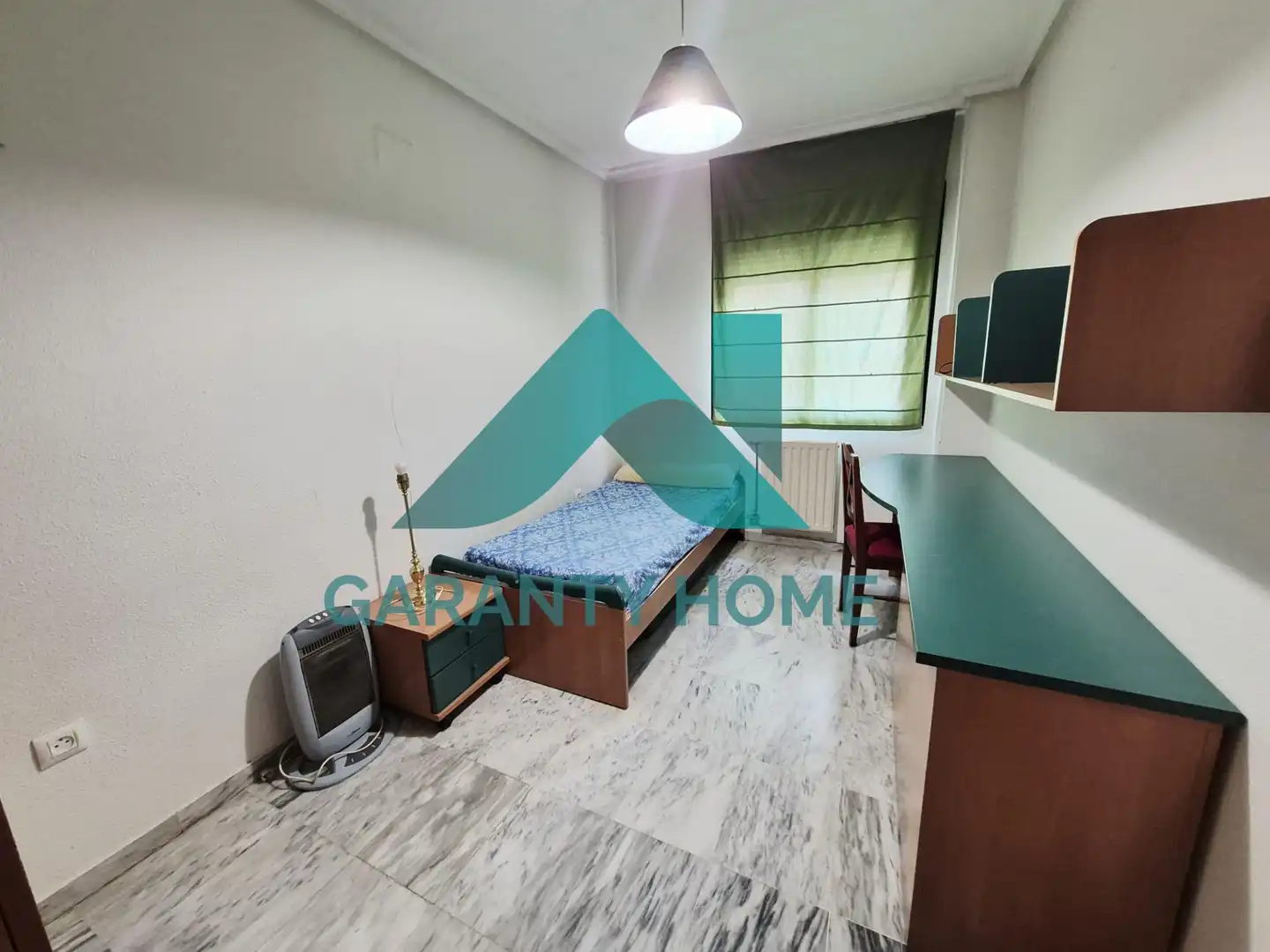 Piso en venta en Cáceres con Terraza, Trastero y Amueblado